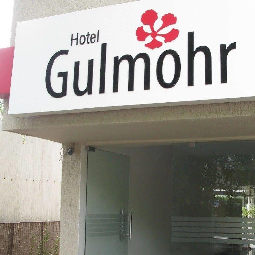Oyo 1194 Hotel Gulmohr Púna Kültér fotó