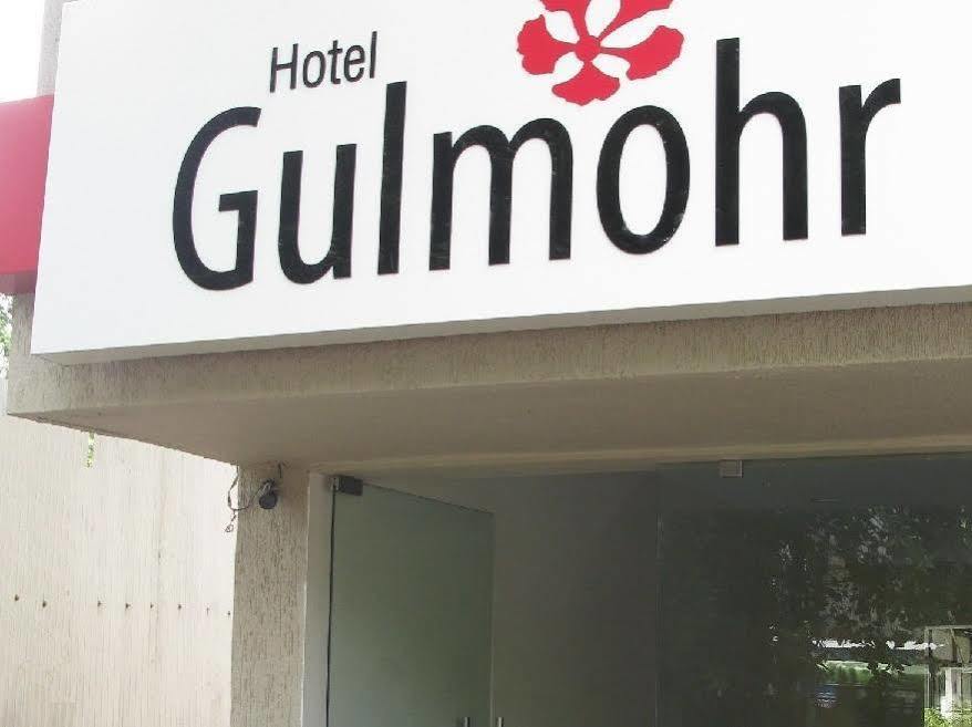 Oyo 1194 Hotel Gulmohr Púna Kültér fotó