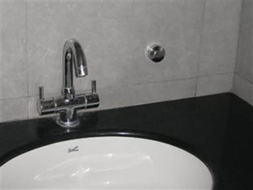 Oyo 1194 Hotel Gulmohr Púna Kültér fotó