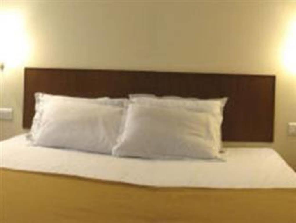 Oyo 1194 Hotel Gulmohr Púna Kültér fotó