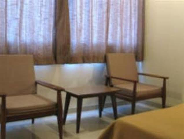 Oyo 1194 Hotel Gulmohr Púna Kültér fotó